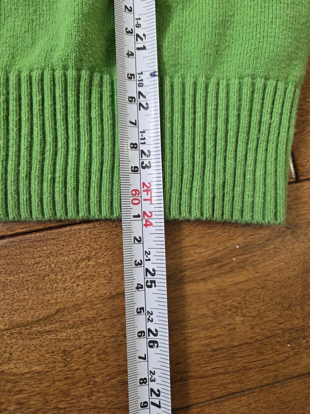 Abercrombie & Fitch Men's Green V-Neck Knitted Sweater with White Logo Size M - Picture 7 of 7